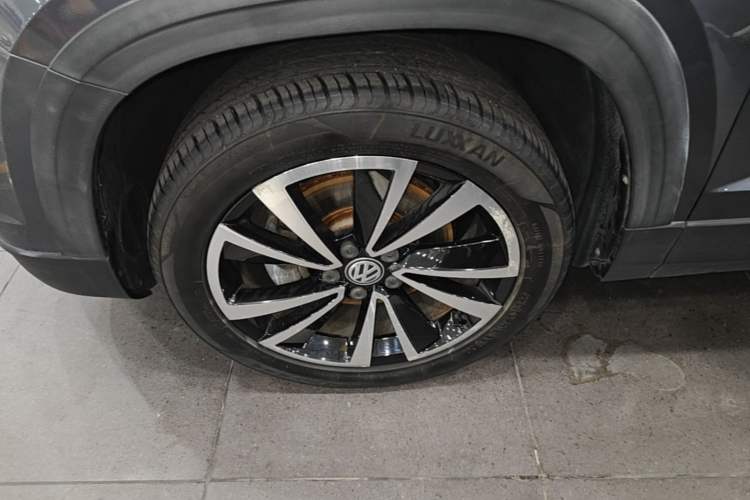 Used Volkswagen Tharu 2019 280TSI Two-Wheel Drive Luxury Version China VI Standard Left Front Wheel Hub