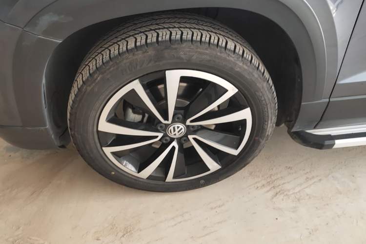 Used Volkswagen Tharu 2019 280TSI Two-Wheel Drive Luxury Version China VI Standard Left Front Wheel Hub