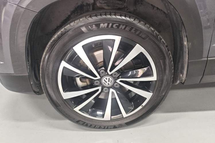 Used Volkswagen Tharu 2019 280TSI Two-Wheel Drive Luxury Version China VI Standard Left Front Wheel Hub