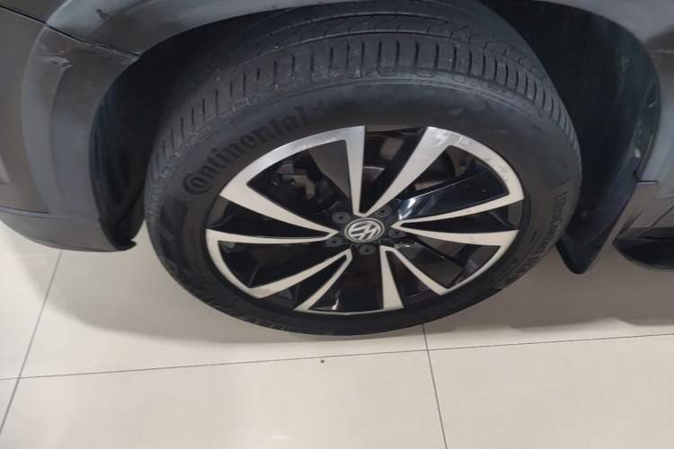 Used Volkswagen Tharu 2019 280TSI Two-Wheel Drive Luxury Edition China V Standard Left Front Wheel Hub