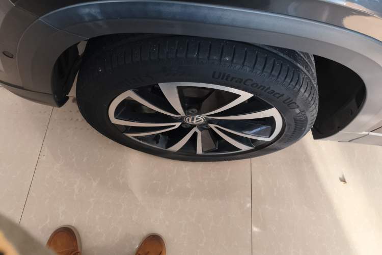 Used Volkswagen Tharu 2019 330TSI Four-Wheel Drive Flagship Model China VI Standard Left Front Wheel Hub