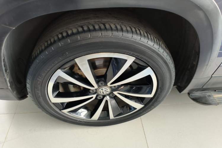 Used Volkswagen Tharu 2019 280TSI Two-Wheel Drive Luxury Version China VI Standard Left Front Wheel Hub