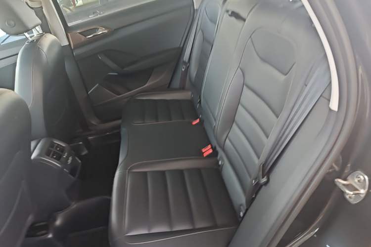 Used Volkswagen Tharu 2019 280TSI Two-Wheel Drive Luxury Edition China V Standard Left Rear Seat