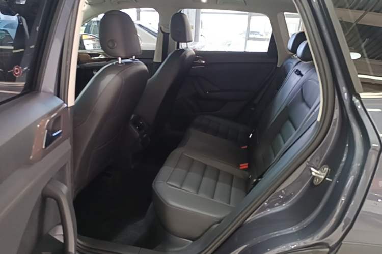 Used Volkswagen Tharu 2019 280TSI Two-Wheel Drive Flagship Edition China V Standard Left Rear Seat