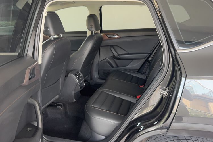 Used Volkswagen Tharu 2019 280TSI Two-Wheel Drive Luxury Edition China V Standard Left Rear Seat