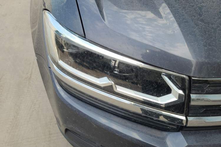 Used Volkswagen Tharu 2019 280TSI Two-Wheel Drive Luxury Edition China V Standard Right Front Headlight