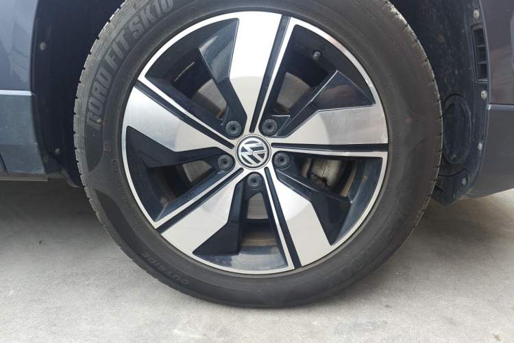 Used Volkswagen Tharu 2019 280TSI Two-Wheel Drive Comfort Edition China VI Standard Right Front Wheel Hub