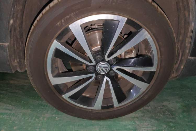 Used Volkswagen Tharu 2019 280TSI Two-Wheel Drive Luxury Version China VI Standard Right Front Wheel Hub