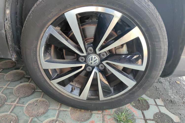 Used Volkswagen Tharu 2019 280TSI Two-Wheel Drive Luxury Edition China V Standard Right Front Wheel Hub