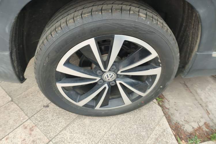 Used Volkswagen Tharu 2019 330TSI Four-Wheel Drive Luxury Edition China VI Standard Right Rear Wheel Hub