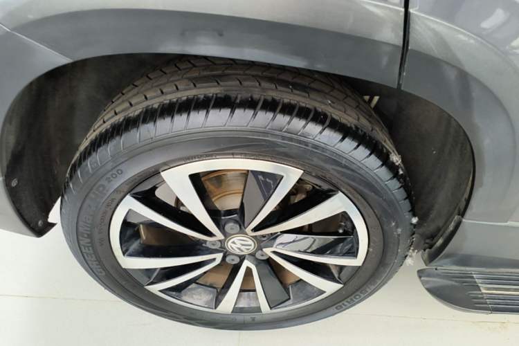 Used Volkswagen Tharu 2019 280TSI Two-Wheel Drive Luxury Version China VI Standard Right Rear Wheel Hub