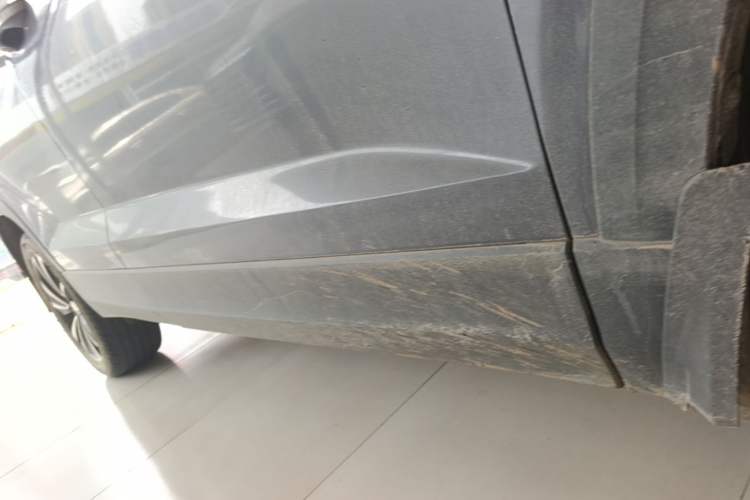 Used Volkswagen Tharu 2019 280TSI Two-Wheel Drive Luxury Version China VI Standard Right Side Sill