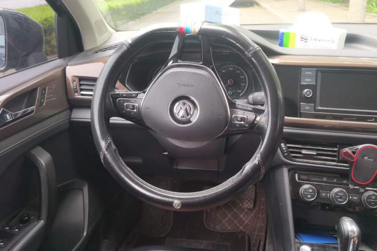 Used Volkswagen Tharu 2019 280TSI Two-Wheel Drive Comfort Edition China VI Standard Steering Wheel