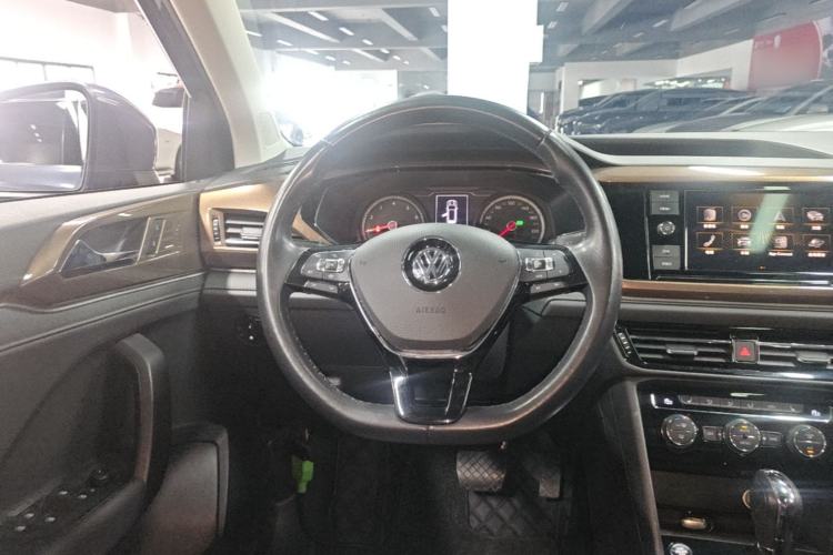 Used Volkswagen Tharu 2019 280TSI Two-Wheel Drive Luxury Version China VI Standard Steering Wheel