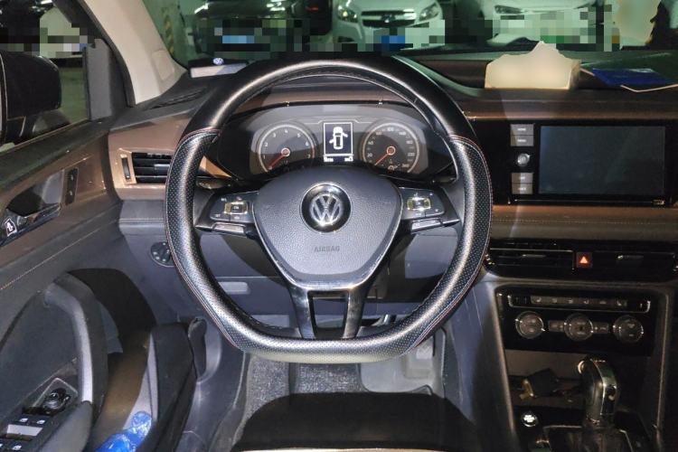 Used Volkswagen Tharu 2019 280TSI Two-Wheel Drive Luxury Version China VI Standard Steering Wheel