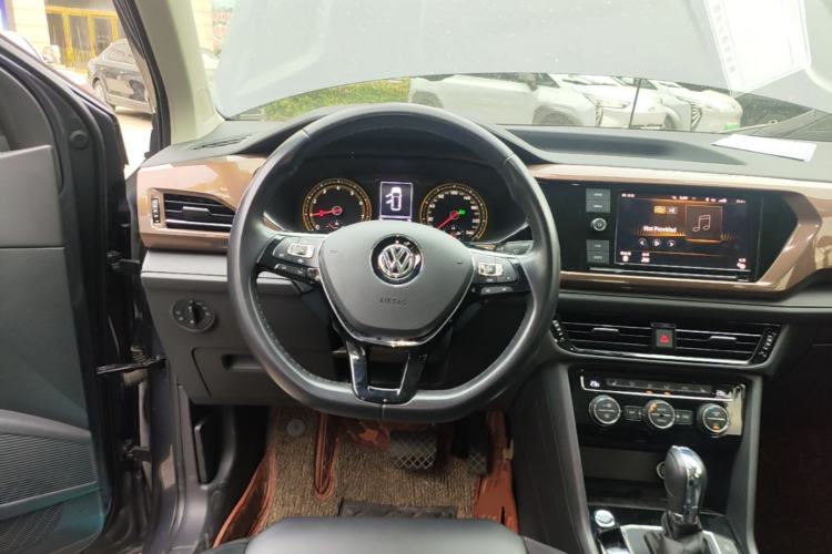 Used Volkswagen Tharu 2019 330TSI Four-Wheel Drive Luxury Edition China VI Standard Steering Wheel