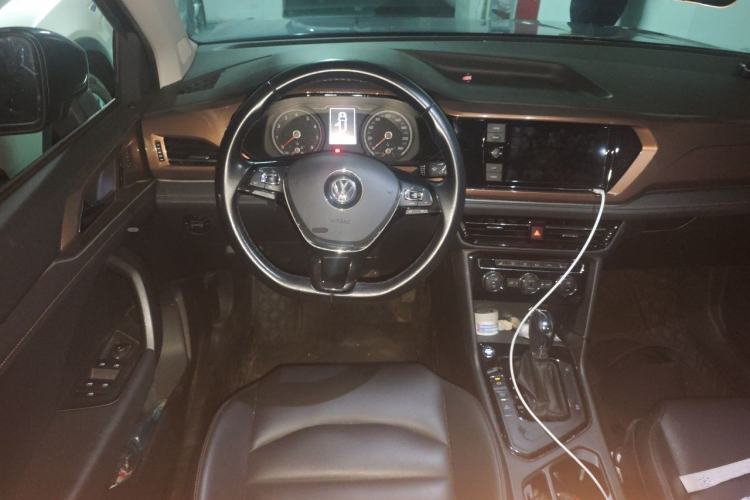 Used Volkswagen Tharu 2019 280TSI Two-Wheel Drive Luxury Version China VI Standard Steering Wheel