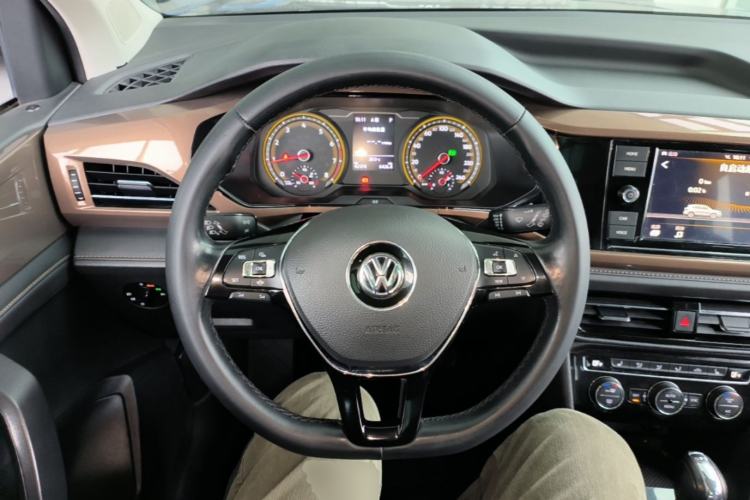 Used Volkswagen Tharu 2019 280TSI Two-Wheel Drive Luxury Version China VI Standard Steering Wheel