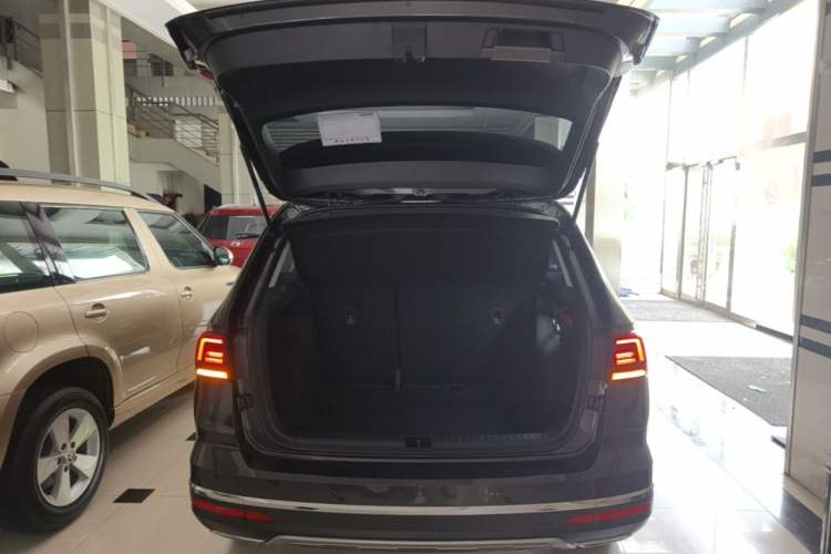 Used Volkswagen Tharu 2019 280TSI Two-Wheel Drive Flagship Edition China V Standard Trunk