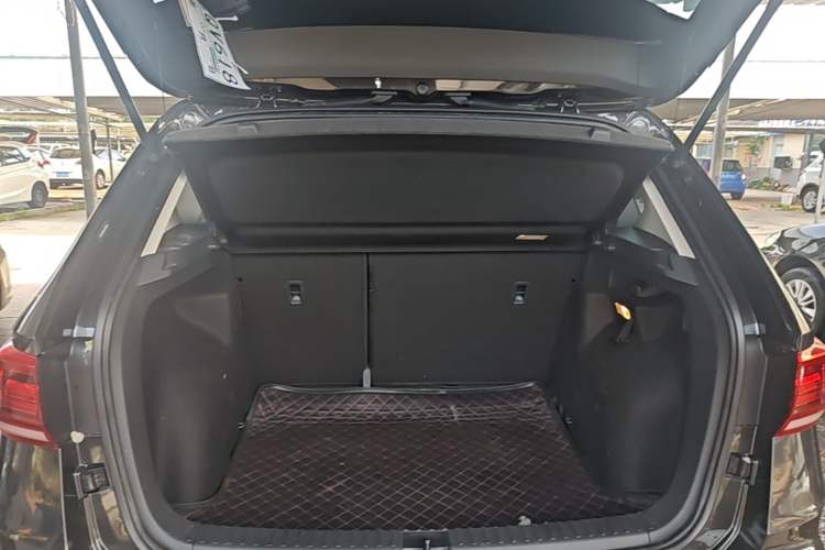 Used Volkswagen Tharu 2019 280TSI Two-Wheel Drive Luxury Edition China V Standard Trunk
