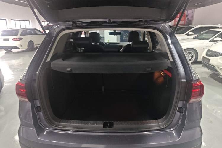 Used Volkswagen Tharu 2019 280TSI Two-Wheel Drive Luxury Version China VI Standard Trunk