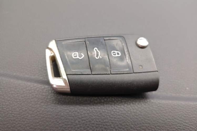 Used Volkswagen Tharu 2019 280TSI Two-Wheel Drive Luxury Edition China V Standard Vehicle Key