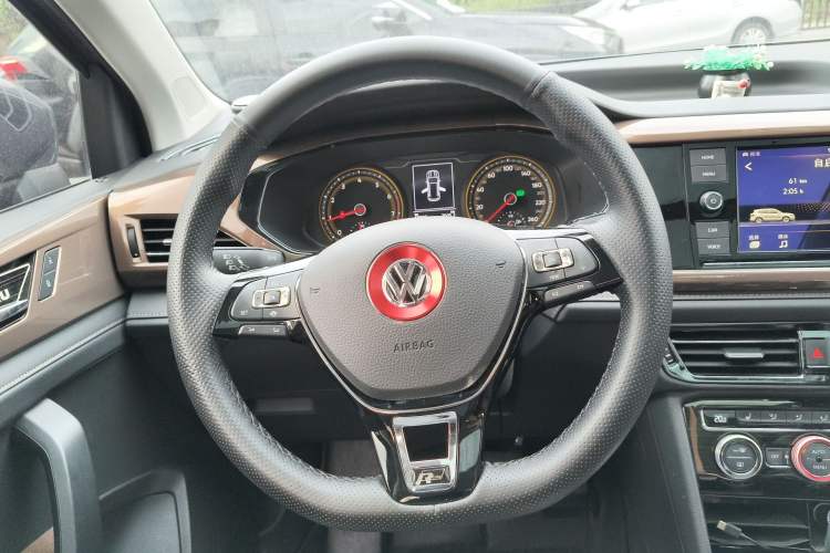 Used Volkswagen Tharu 2019 330TSI Four-Wheel Drive Luxury Edition China VI Standard Steering Wheel