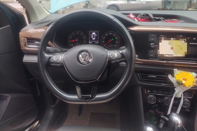 Used Volkswagen Tharu 2019 280TSI Two-Wheel Drive Luxury Edition China V Standard Steering Wheel