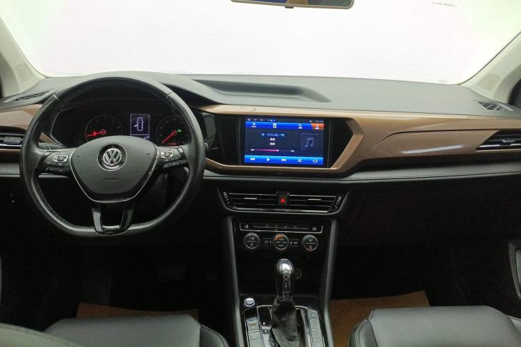 Used Volkswagen Tharu 2019 280TSI Two-Wheel Drive Comfort Edition China V Standard Center Console