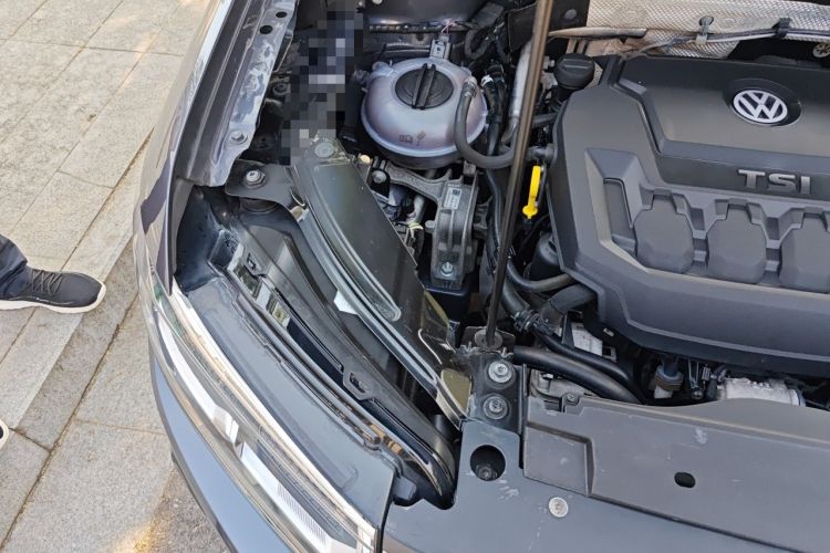 Used Volkswagen Tharu 2019 330TSI Four-Wheel Drive Flagship Model China VI Standard Engine Bay Right