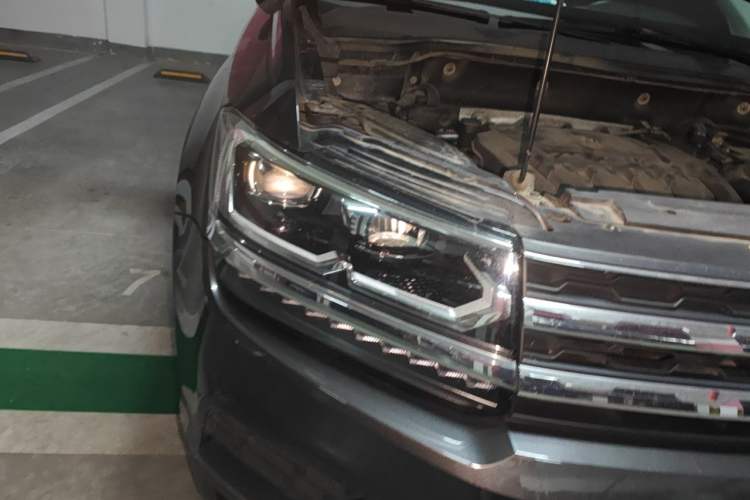 Used Volkswagen Tharu 2019 330TSI Four-Wheel Drive Luxury Edition China VI Standard Right Front Headlight