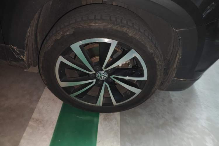 Used Volkswagen Tharu 2019 330TSI Four-Wheel Drive Luxury Edition China VI Standard Right Front Wheel Hub
