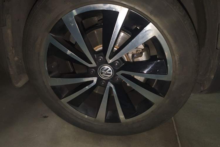 Used Volkswagen Tharu 2019 280TSI Two-Wheel Drive Flagship Version China VI Standard Right Front Wheel Hub