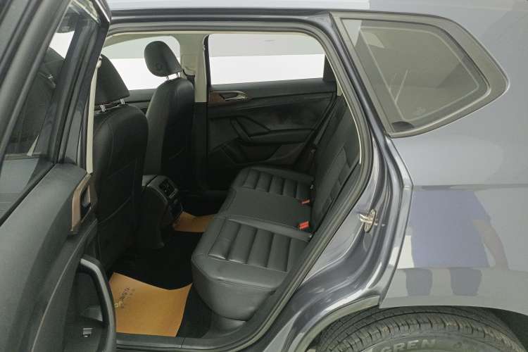 Used Volkswagen Tharu 2019 280TSI Two-Wheel Drive Comfort Edition China V Standard Right Rear Seat