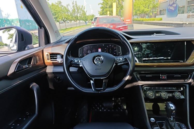 Used Volkswagen Tharu 2019 330TSI Four-Wheel Drive Flagship Model China VI Standard Steering Wheel