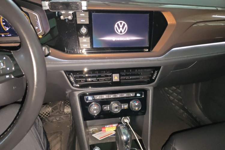 Used Volkswagen Tharu 2019 280TSI Two-Wheel Drive Flagship Edition China V Standard Audio And AC Panel