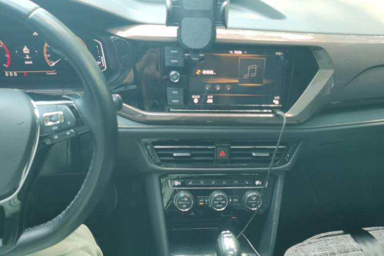 Used Volkswagen Tharu 2019 330TSI Four-Wheel Drive Flagship Model China VI Standard Audio And AC Panel