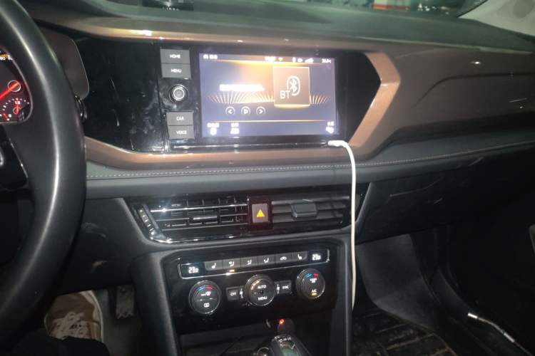 Used Volkswagen Tharu 2019 280TSI Two-Wheel Drive Luxury Version China VI Standard Audio And AC Panel