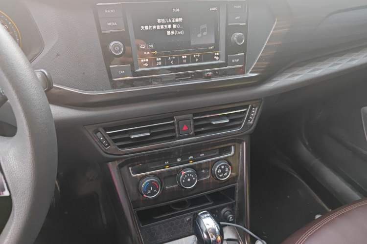 Used Volkswagen Tharu 2019 280TSI Two-Wheel Drive Trend Edition China VI Standard Audio And AC Panel