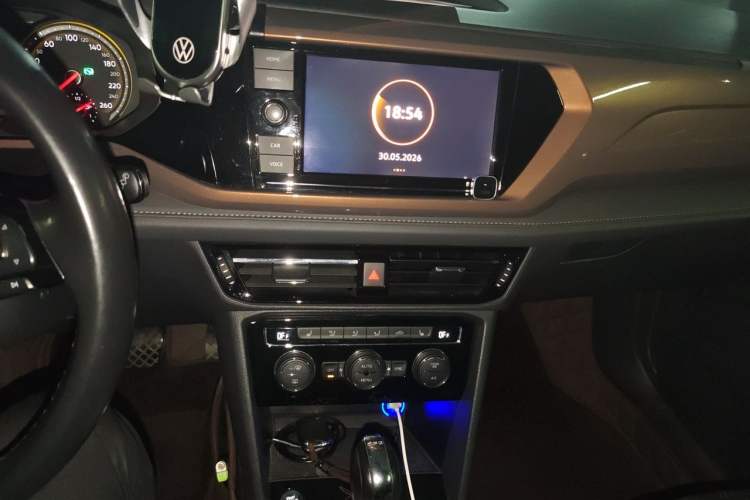 Used Volkswagen Tharu 2019 280TSI Two-Wheel Drive Luxury Version China VI Standard Audio And AC Panel