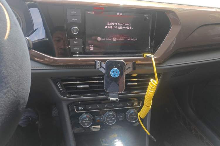 Used Volkswagen Tharu 2019 280TSI Two-Wheel Drive Luxury Version China VI Standard Audio And AC Panel