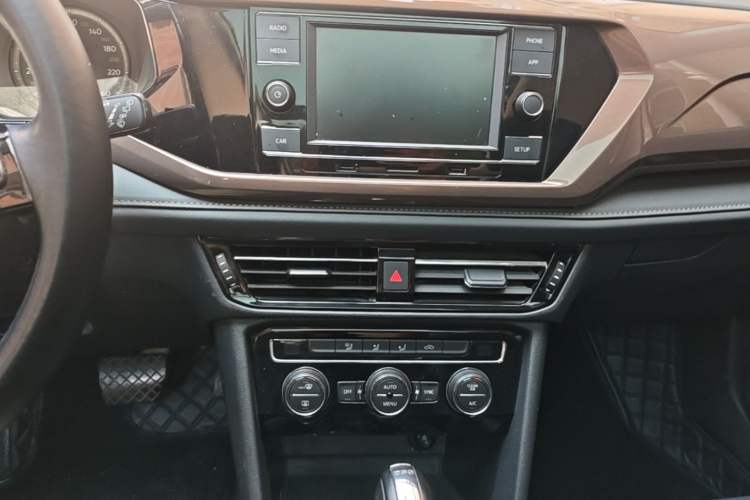 Used Volkswagen Tharu 2019 280TSI Two-Wheel Drive Comfort Edition China VI Standard Audio And AC Panel