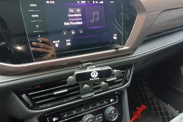 Used Volkswagen Tharu 2019 280TSI Two-Wheel Drive Luxury Version China VI Standard Audio And AC Panel