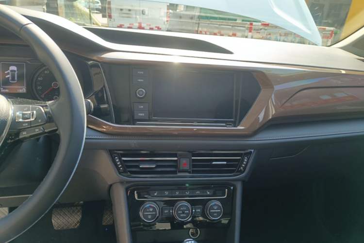 Used Volkswagen Tharu 2019 280TSI Two-Wheel Drive Luxury Version China VI Standard Audio And AC Panel