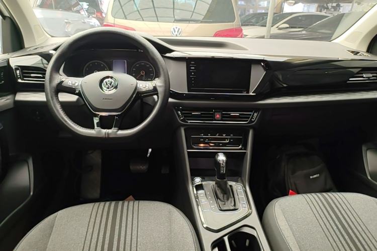 Used Volkswagen Tharu 2019 280TSI Two-Wheel Drive Trend Edition China VI Standard Center Console