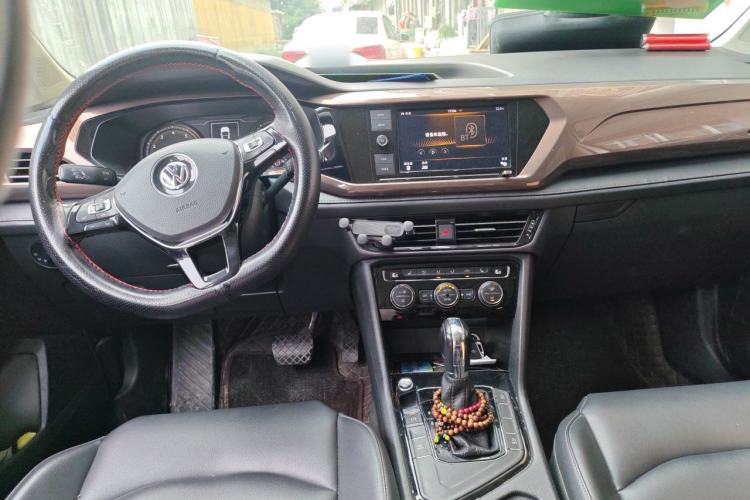 Used Volkswagen Tharu 2019 280TSI Two-Wheel Drive Luxury Edition China V Standard Center Console