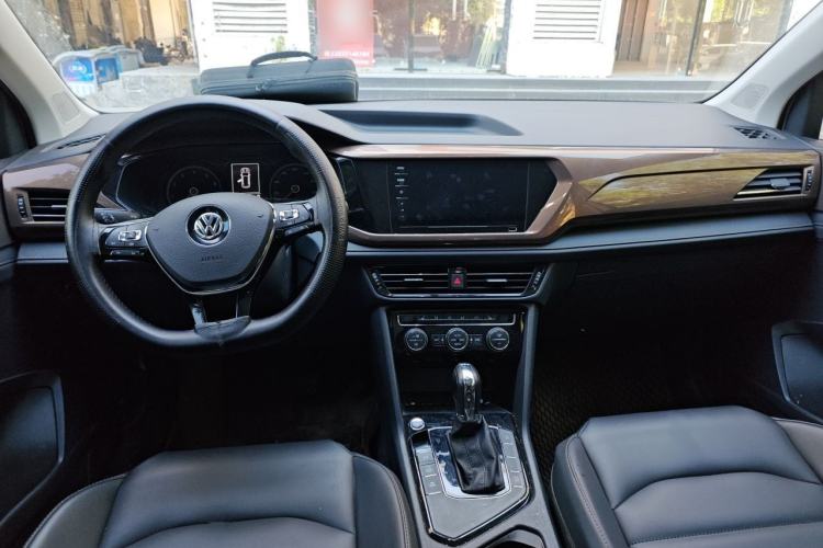 Used Volkswagen Tharu 2019 280TSI Two-Wheel Drive Luxury Edition China V Standard Center Console
