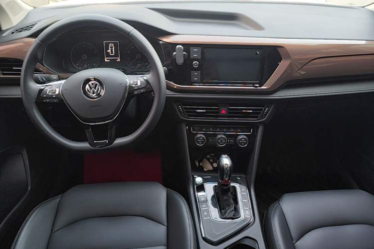 Used Volkswagen Tharu 2019 330TSI Four-Wheel Drive Luxury Edition China VI Standard Center Console