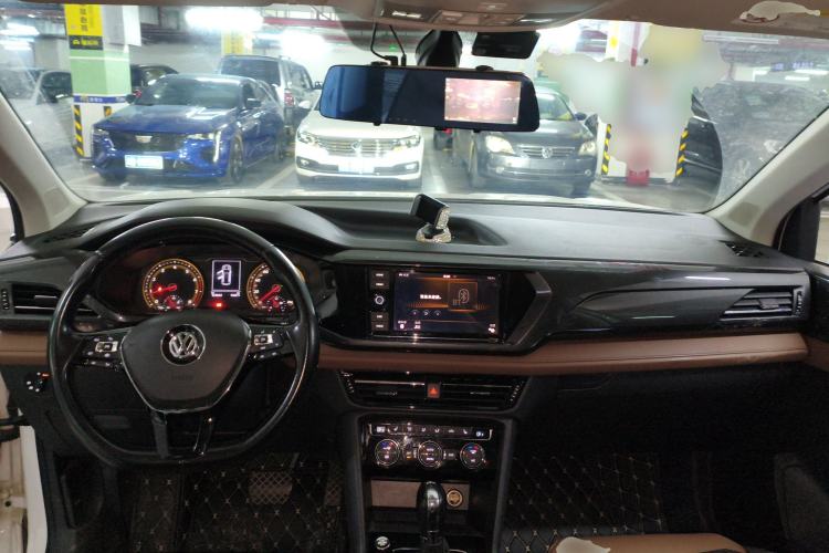 Used Volkswagen Tharu 2019 330TSI Four-Wheel Drive Luxury Edition China VI Standard Center Console