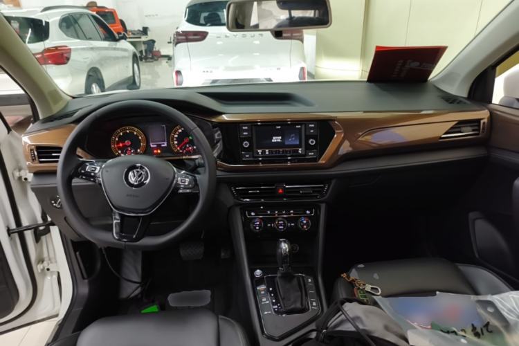 Used Volkswagen Tharu 2019 280TSI Two-Wheel Drive Comfort Edition China VI Standard Center Console